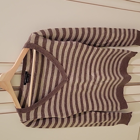 Sweater - Picture 2 of 5